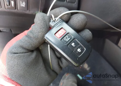 2018 Toyota Rav4 Adventure/Xle z USA, uszkodzony, nr VIN 2T3RFREV2JW738510